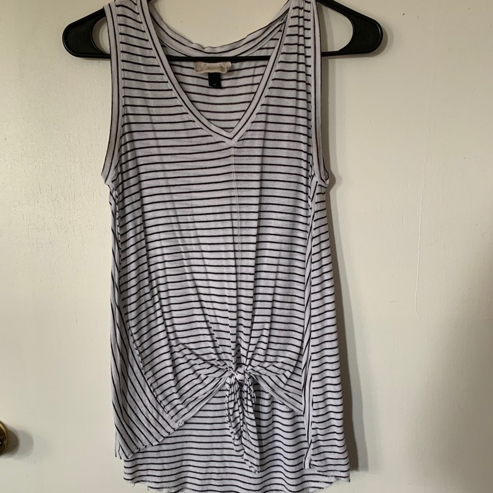 Universal Thread tank